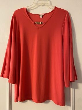 Cato Coral V-Neck Bell Sleeve Tunic with gold detail, like new